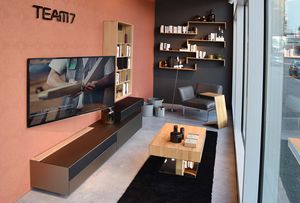 Wohnwand cubus pure mit Farbglasfronten bei TEAM 7 Stuttgart Wohnwand cubus pure mit Farbglasfronten bei TEAM 7 Stuttgart