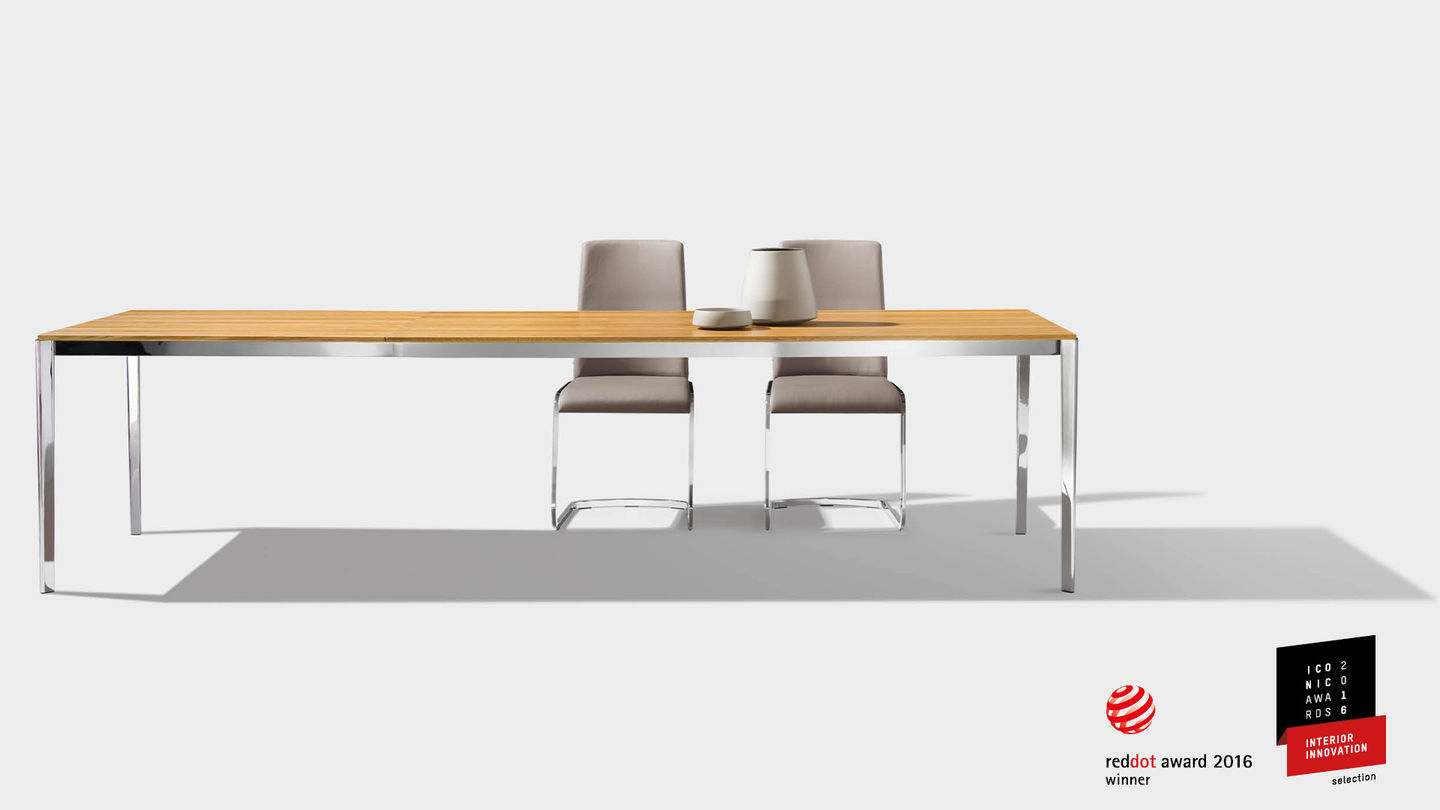 Premio di design per il tavolo tak di TEAM 7 – red dot award 2016 Premio di design per il tavolo tak di TEAM 7 – red dot award 2016