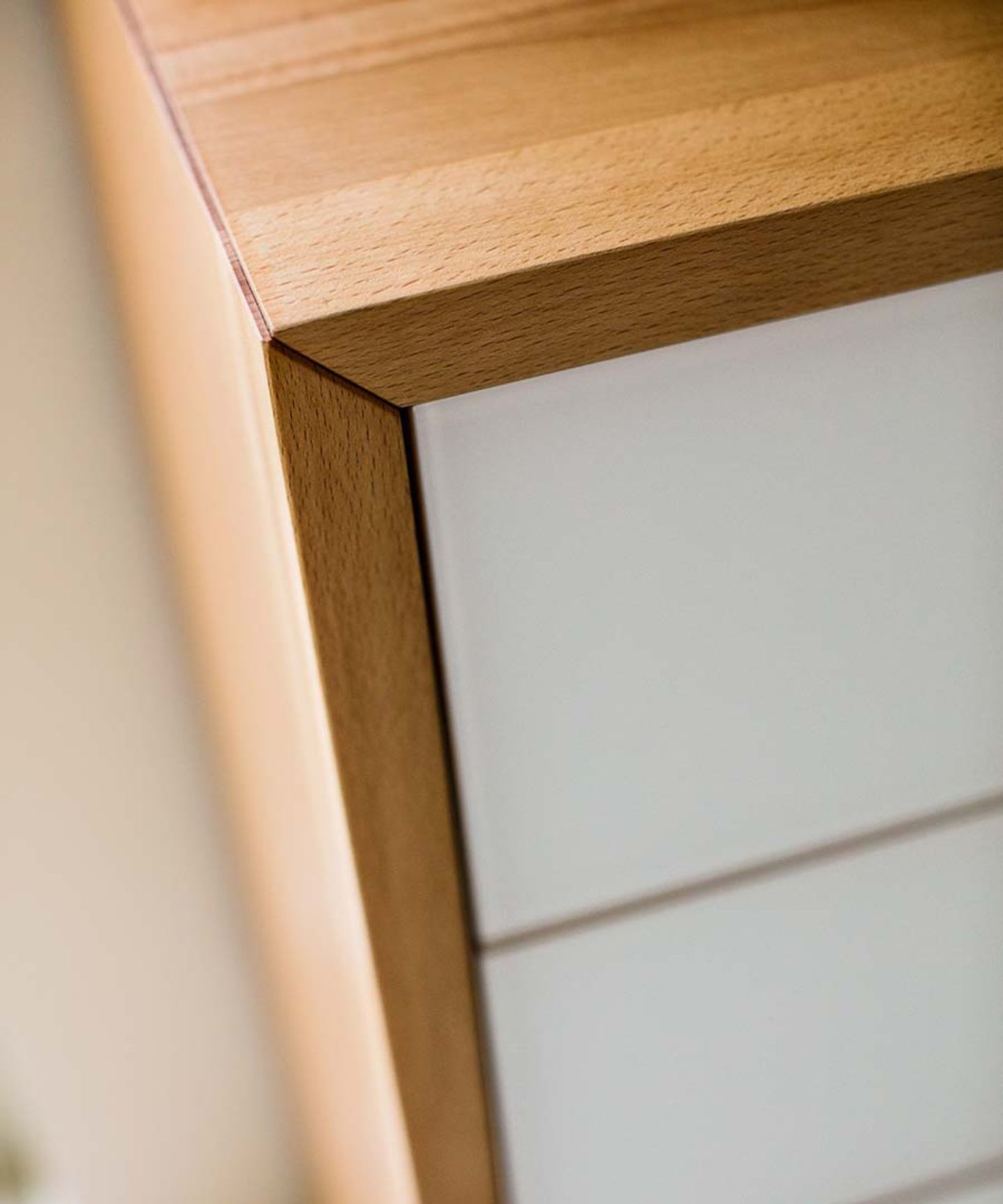 Meuble d'appoint en bois massif lunetto avec raccord d'angle Meuble d'appoint en bois massif lunetto avec raccord d'angle