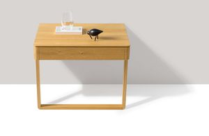 Nachtkästchen float aus Holz von TEAM 7