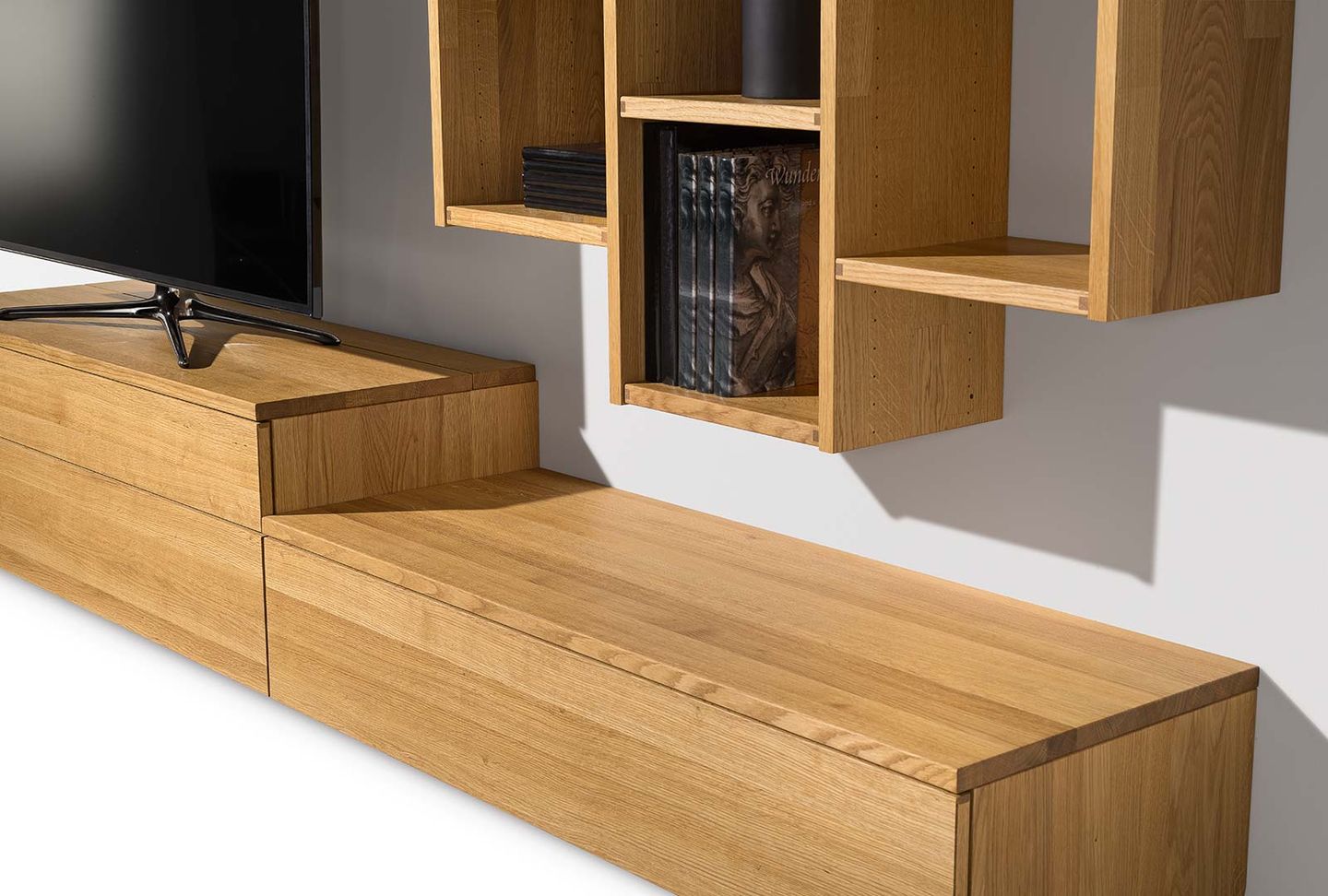 detail of cubus wall unit shelf system by TEAM 7