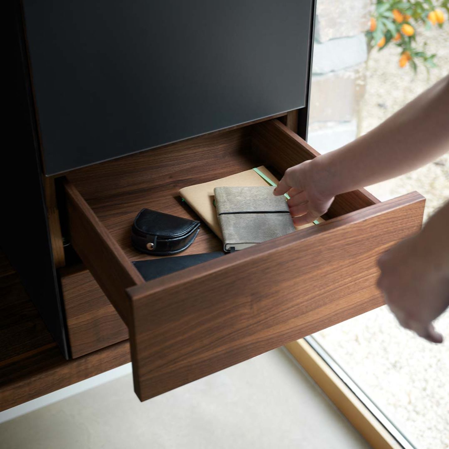 Mobili per ingressi cubus pure in massello con cassetto Mobili per ingressi cubus pure in massello con cassetto