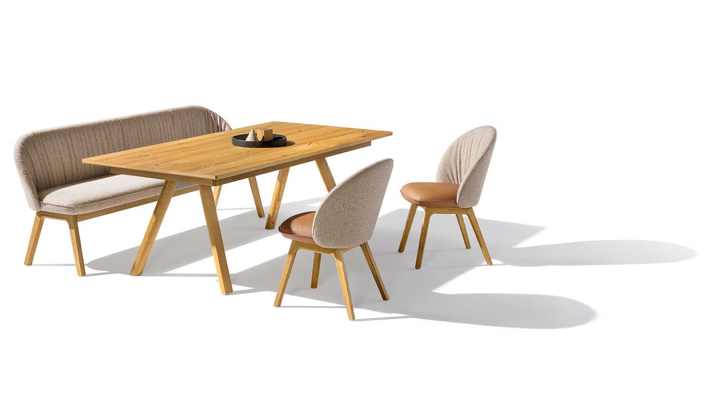 Gruppo per zona pranzo tavolo taso con sedie e panca flor Gruppo per zona pranzo tavolo taso con sedie e panca flor