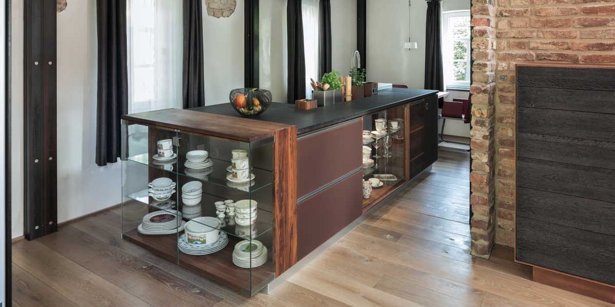 linee Kücheninsel in Nussbaum von TEAM 7 München linee Kücheninsel in Nussbaum von TEAM 7 München