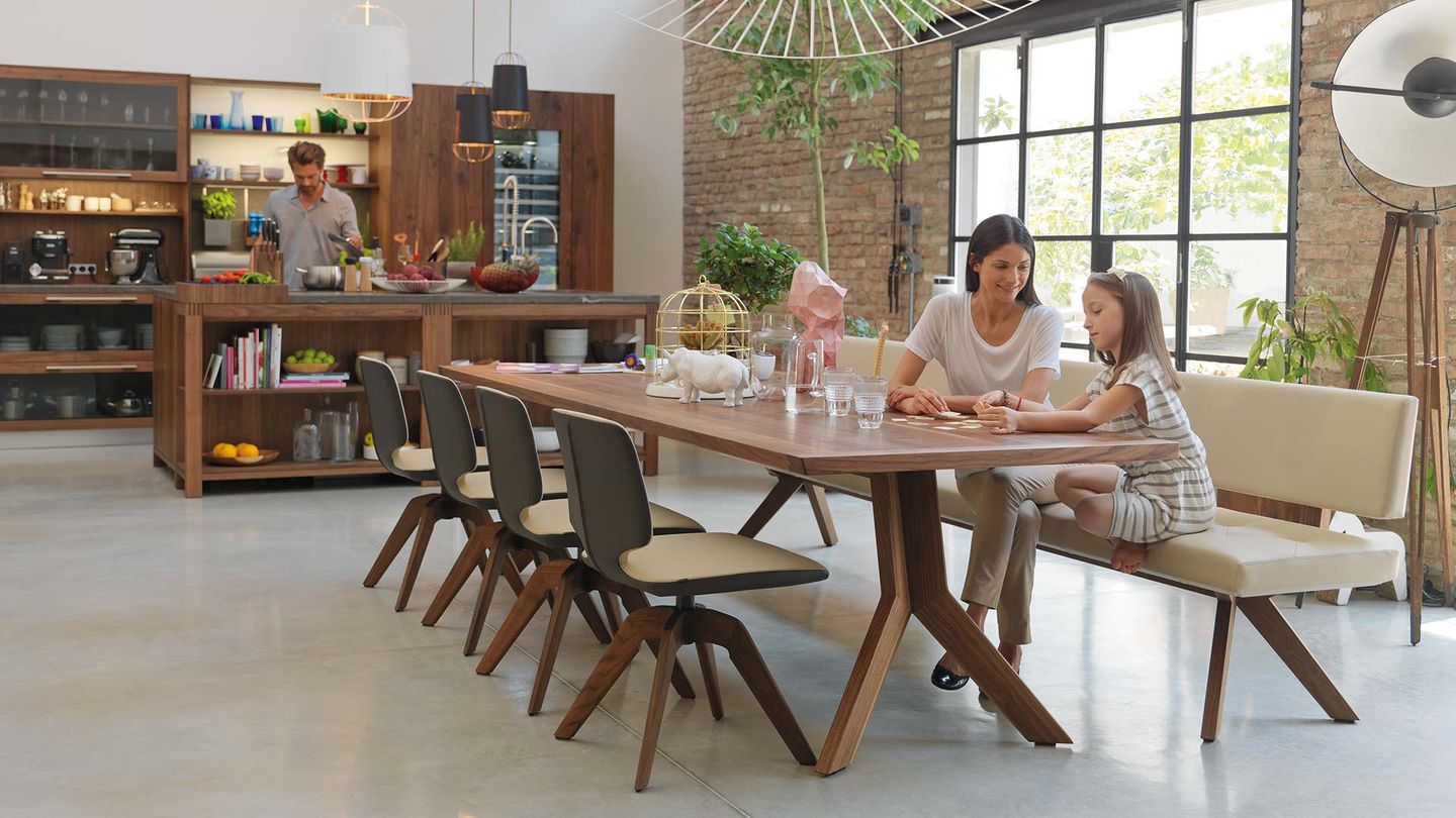 Table et banc yps du designer Jacob Strobel Table et banc yps du designer Jacob Strobel