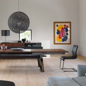 Chaise cantilever magnum en cuir noir et table extensible nox Chaise cantilever magnum en cuir noir et table extensible nox