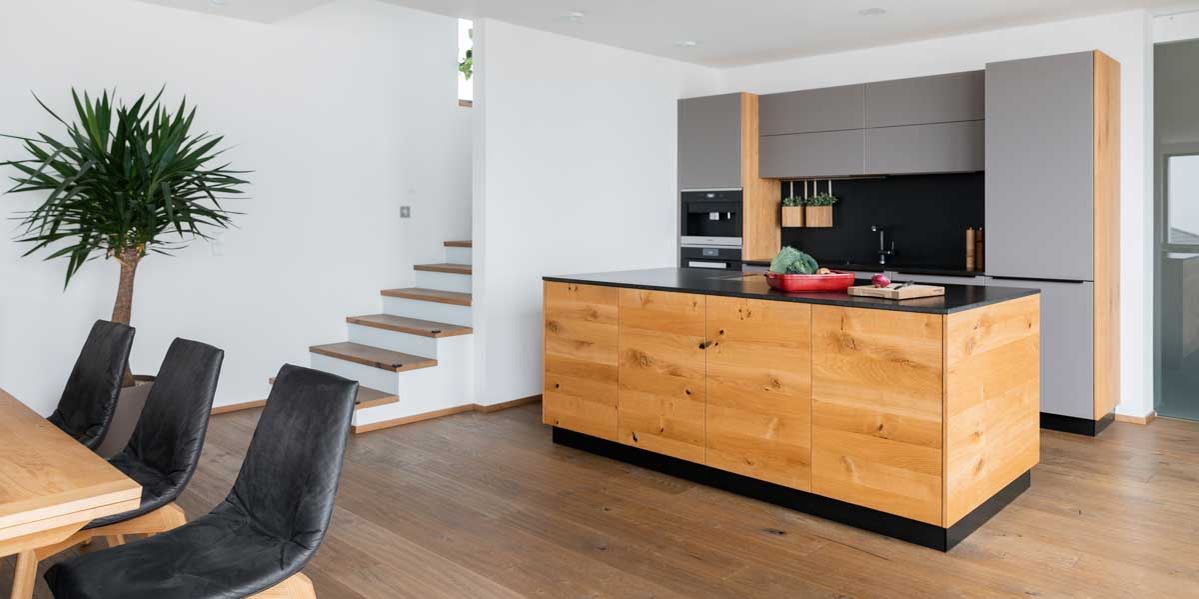 linee Küche in Eiche Wild mit lui Stühlen von TEAM 7 Hamburg linee Küche in Eiche Wild mit lui Stühlen von TEAM 7 Hamburg