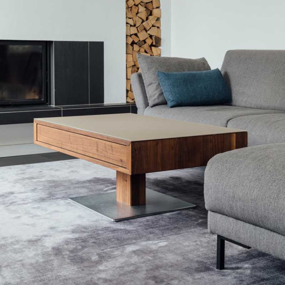 lift Couchtisch in Nussbaum von TEAM 7 Graz lift Couchtisch in Nussbaum von TEAM 7 Graz