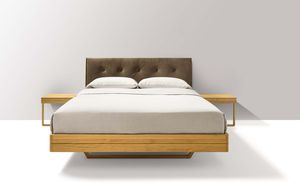 Naturholzbett float von TEAM 7 mit loup Beistelltisch