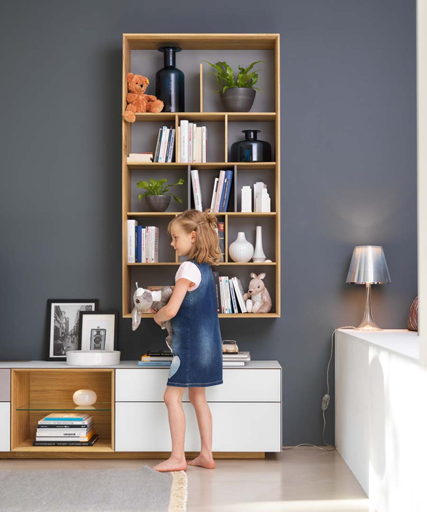 Paroi murale cubus pure en bois naturel avec éléments d'organisation Paroi murale cubus pure en bois naturel avec éléments d'organisation