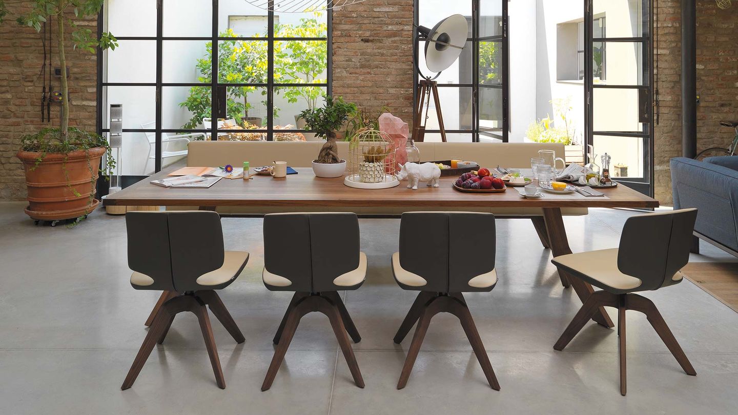 Chaise aye du designer Jacob Strobel Chaise aye du designer Jacob Strobel