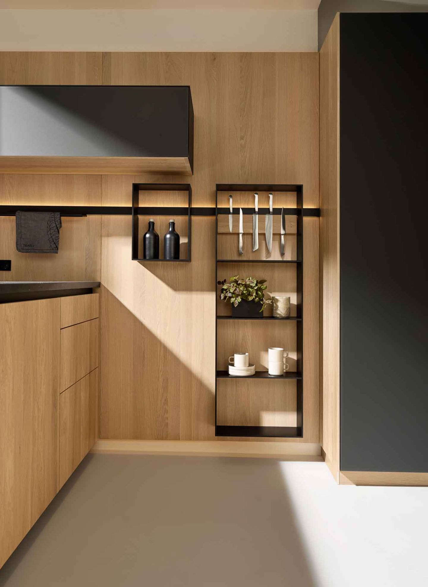 modulares Nischensystem sign in Aluminium schwarz matt modulares Nischensystem sign in Aluminium schwarz matt