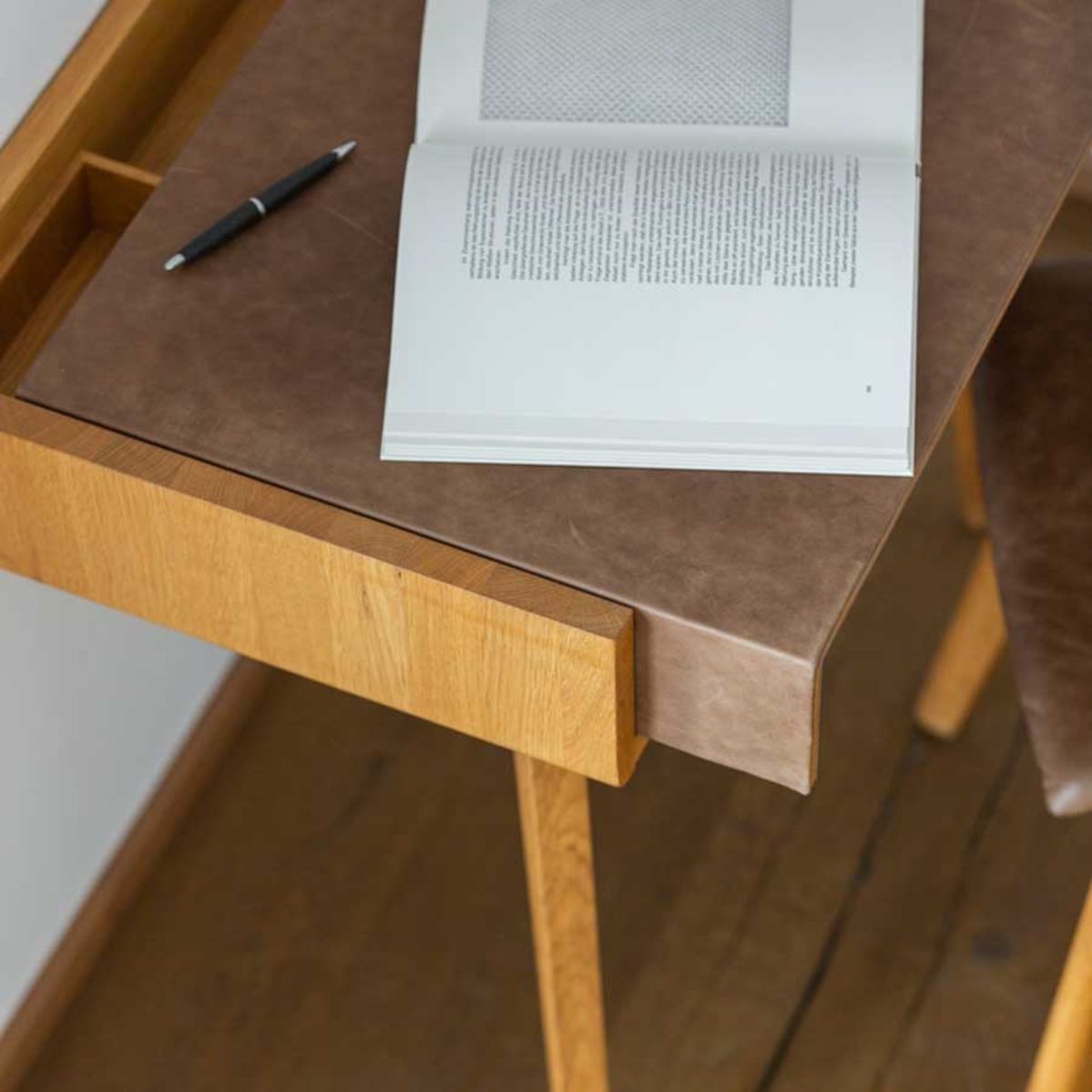 sol Solitär mit Leder von TEAM 7 Wien sol Solitär mit Leder von TEAM 7 Wien