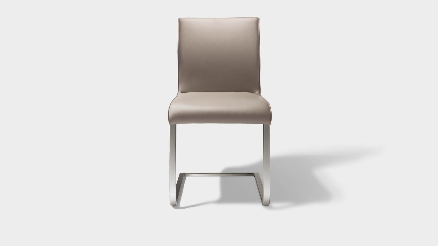 magnum cantilever chair in leather from front