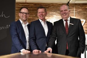 Wilhelm Andreas, Georg Emprechtinger, Henning Petersen bei der Eröffnung in Stuttgart
