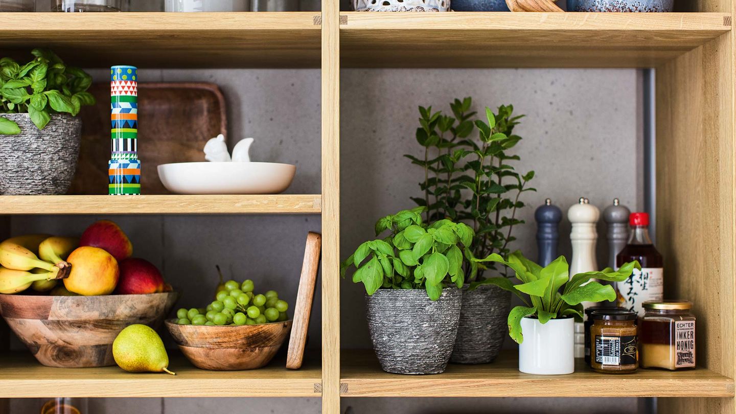 Étagère cubus en bois massif avec aménagement flexible Étagère cubus en bois massif avec aménagement flexible