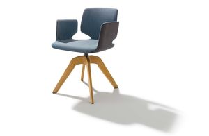 Drehstuhl aye mit Naturholzfüßen von TEAM 7