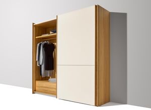 lunetto Schwebetürenschrank, links geöffnet, in Eiche von TEAM 7 lunetto Schwebetürenschrank, links geöffnet, in Eiche von TEAM 7