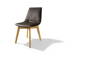 Esszimmerstuhl lui in braunem Leder mit Holzfüßen