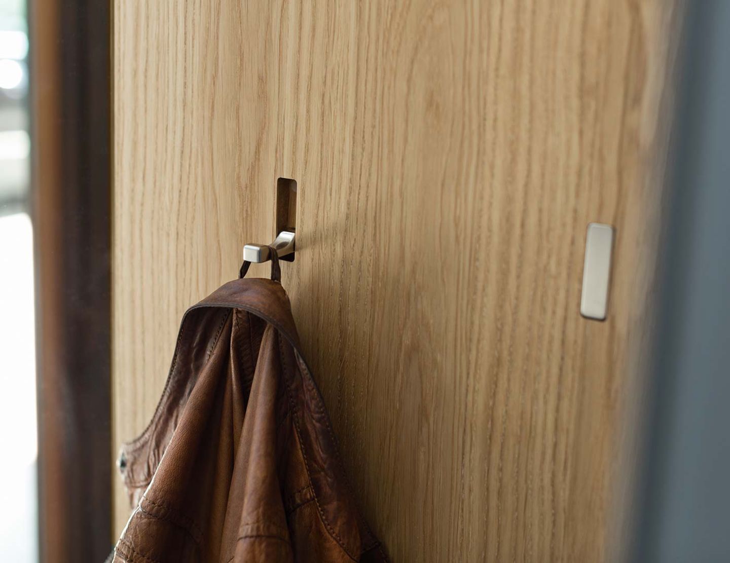 Деревянная прихожая „cubus pure“ со складными крючками Деревянная прихожая „cubus pure“ со складными крючками