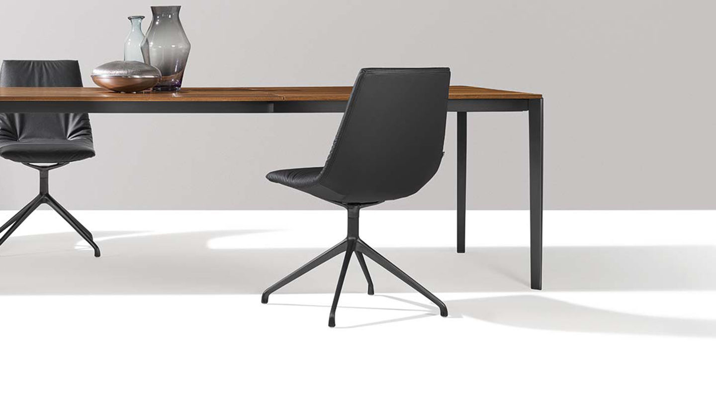 lui chaire black matt