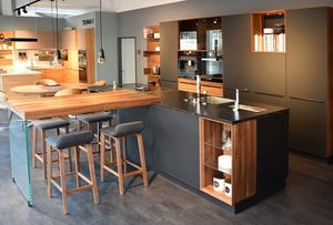 Designerküche black line im TEAM 7 Store Stuttgart Designerküche black line im TEAM 7 Store Stuttgart