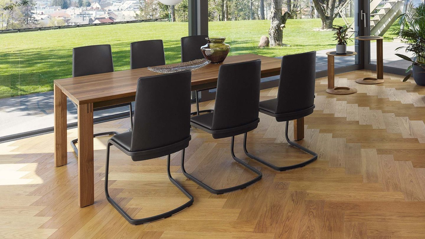 Table de salle à manger magnum en noyer