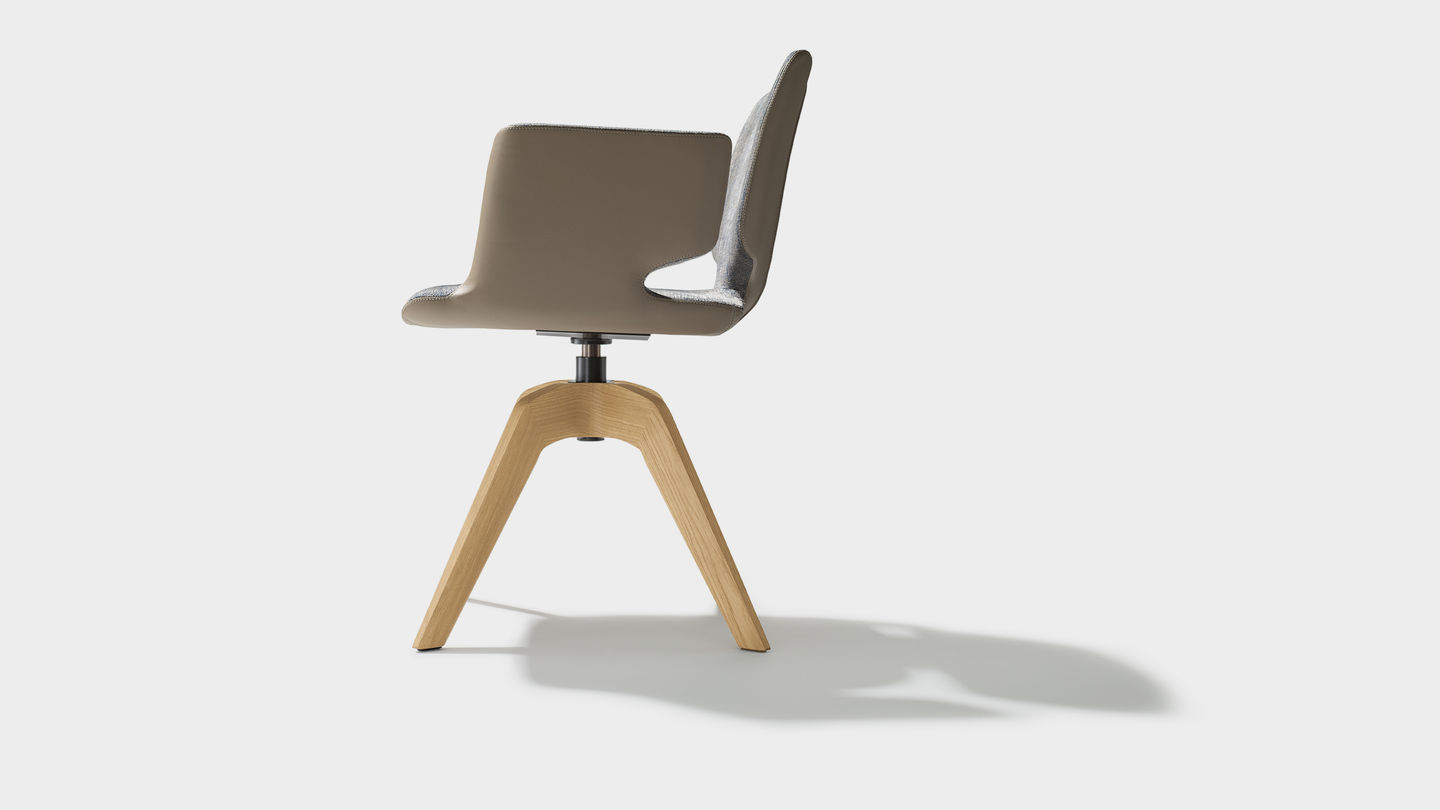 fauteuil pivotant aye en tissu maple avec accoudoirs de côté fauteuil pivotant aye en tissu maple avec accoudoirs de côté