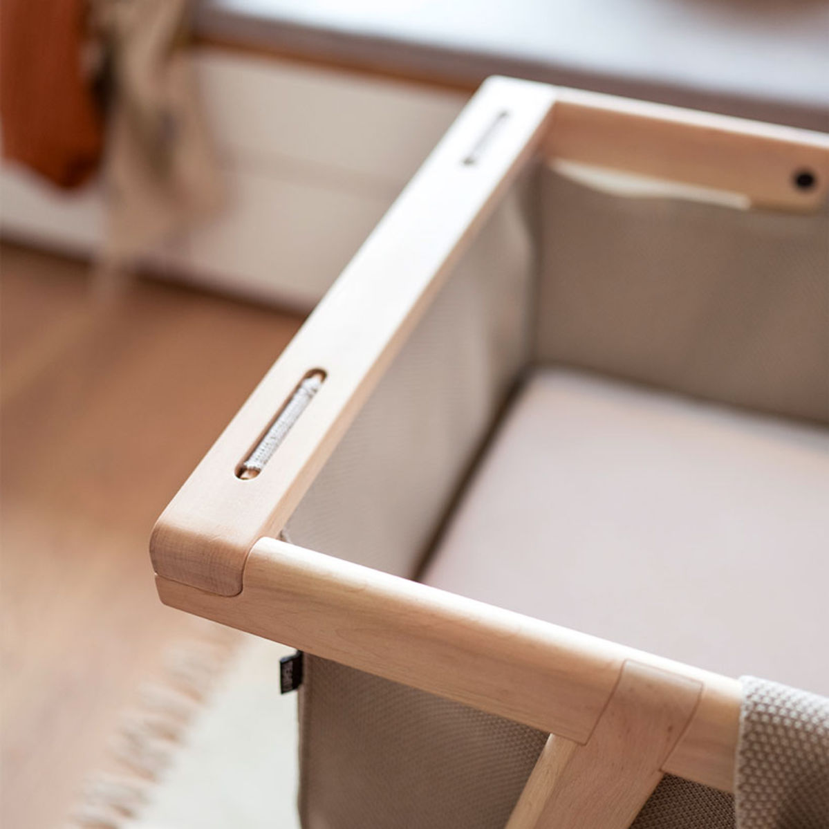 kids Babybett Gestell in Erle Weißöl von TEAM 7 Essen Detailbild von kids Babybett Gestell in Erle Weißöl von TEAM 7 Essen